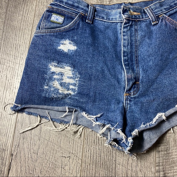 Saint & Noble repurposed high waisted cut offs - Picture 4 of 6